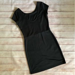 Dejavu Black Sleeveless Dress